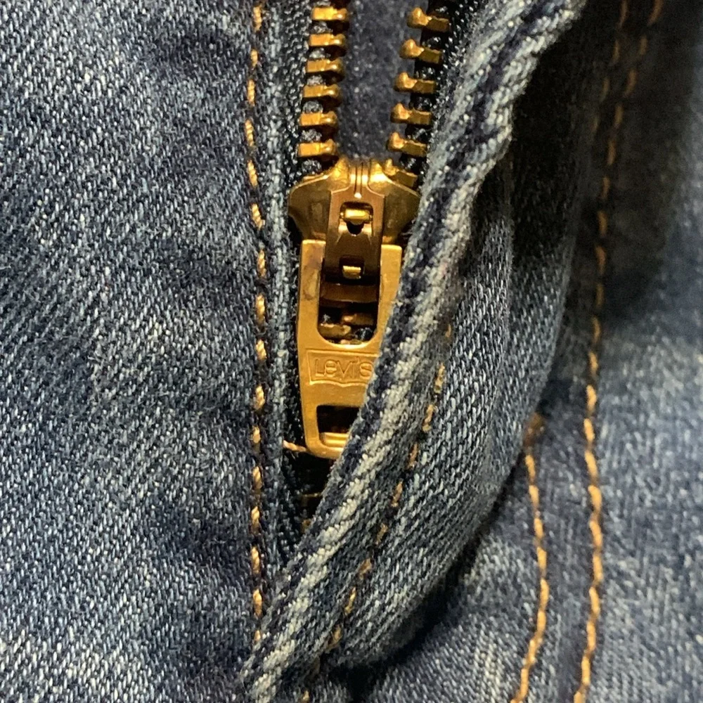 Levi’s 524 Too Superlow Kick Boot Cut Medium Dark Wash Jeans Womens size 26 - Picture 7 of 11